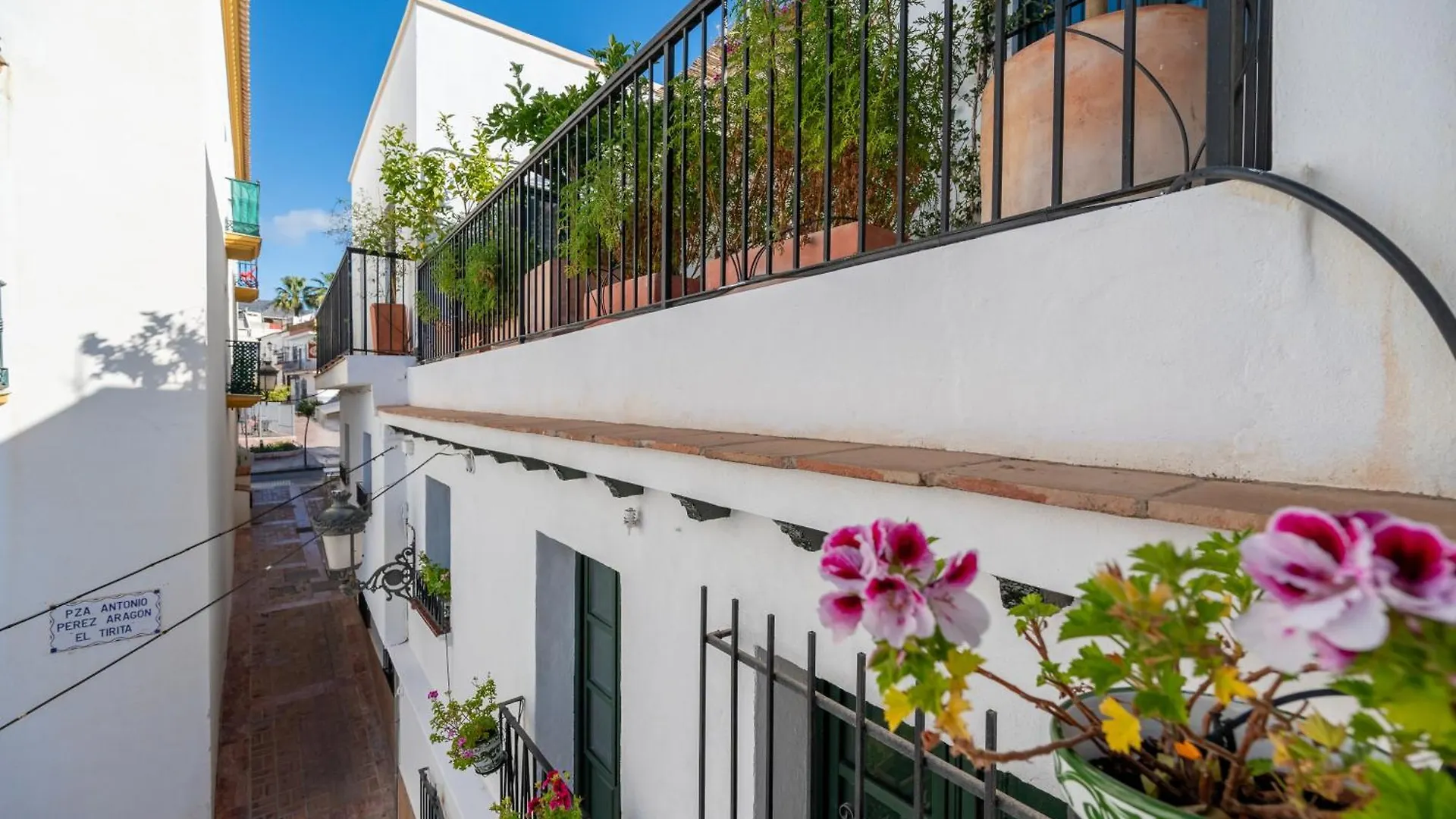 Apartman Lovely House In Peaceful Courtyard Benalmádena