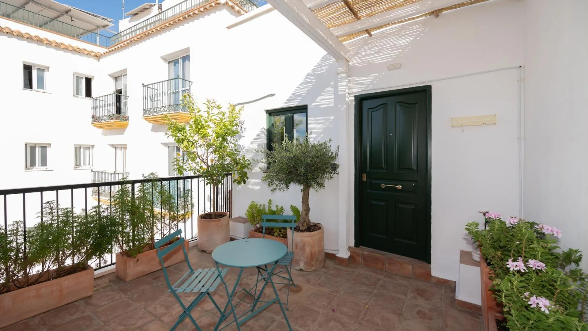 Lovely House In Peaceful Courtyard Benalmádena